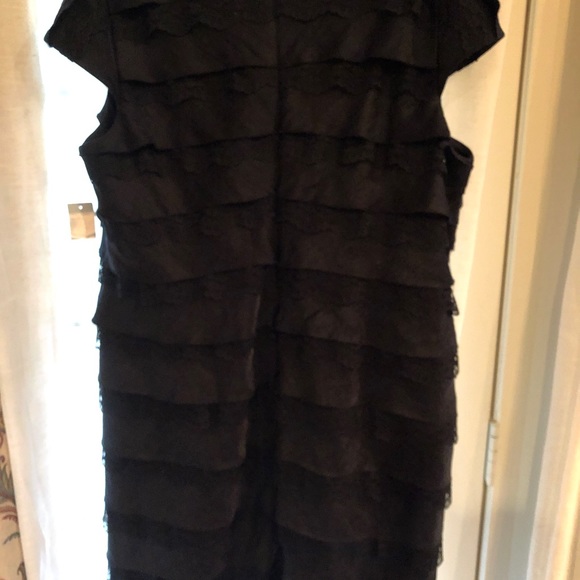 Dress - Picture 5 of 5